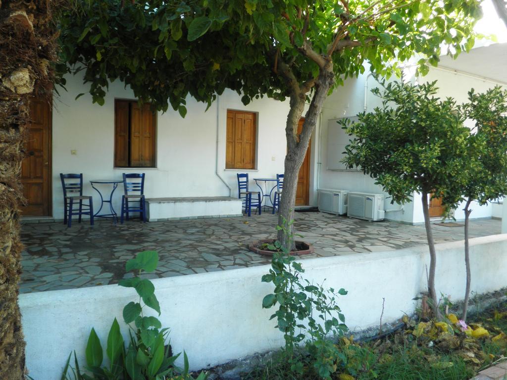 Mavrikou Helen Apartments Skyros Room photo